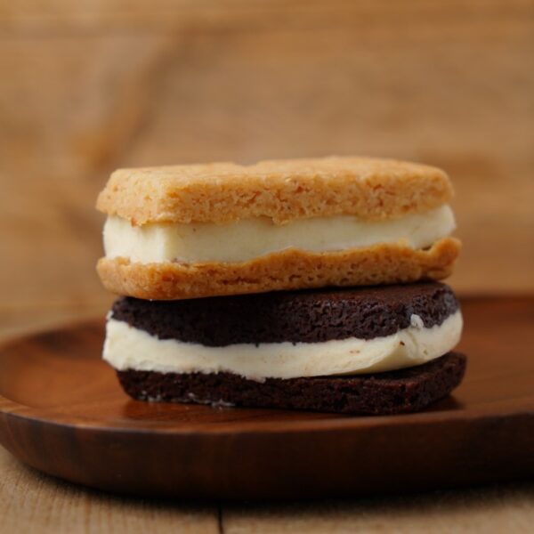 The Keto Vanilla Ice Cream Sandwich (2 net carbs)